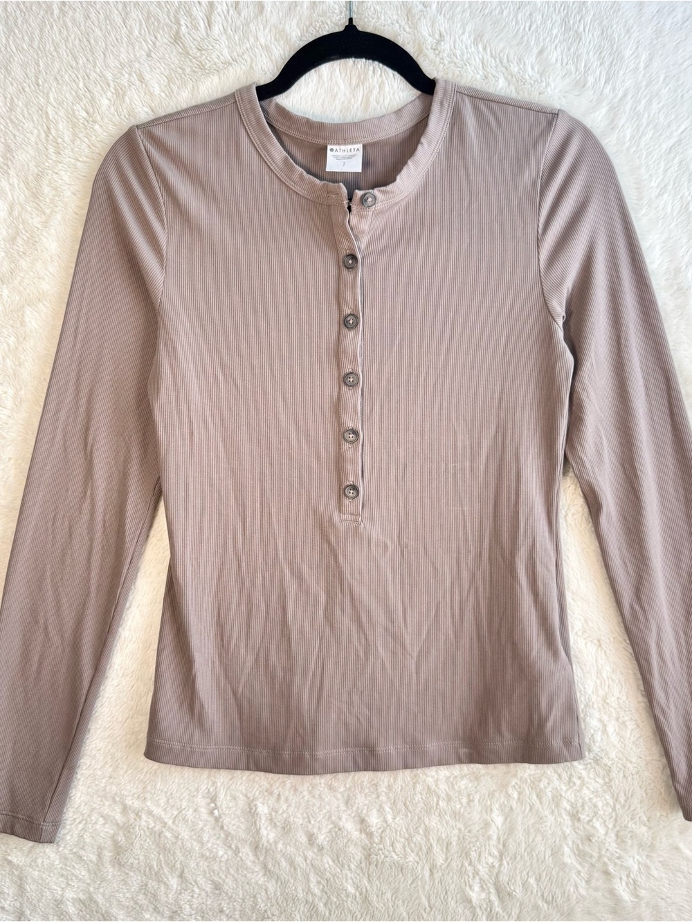Athleta Signature Rib Long Sleeve Henley Top Women’s Small Beige Neutral Travel